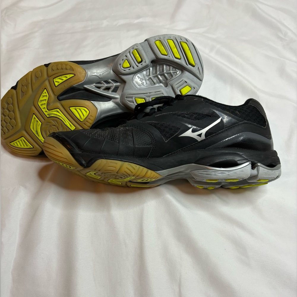 Mizuno volleyball shoes, women’s size 10